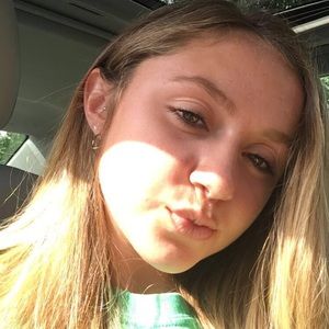 Meet your Posher, Lia